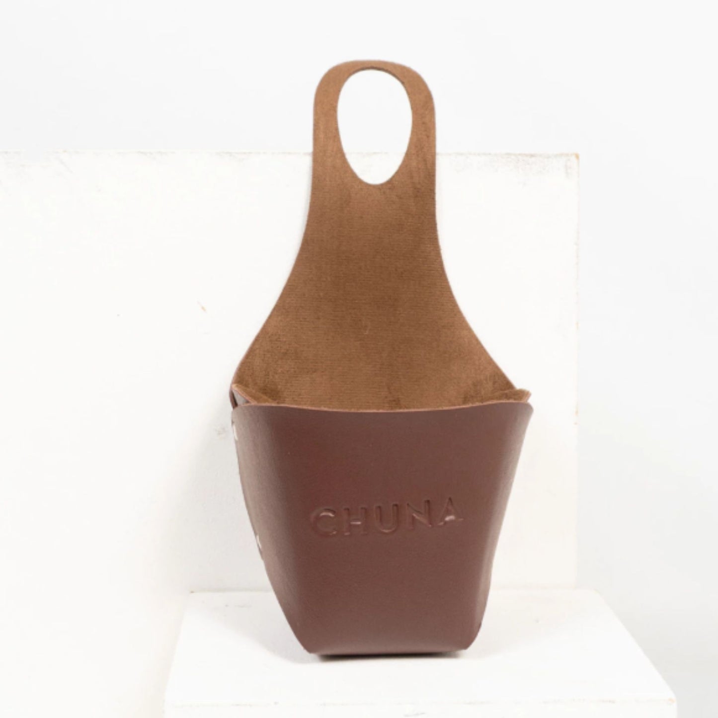 Auto Mate Abel Chocolate